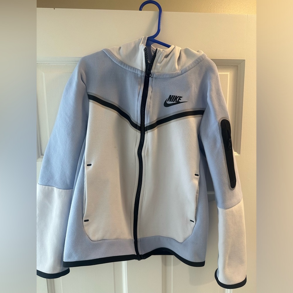 Boys XS Nike Tech jacket